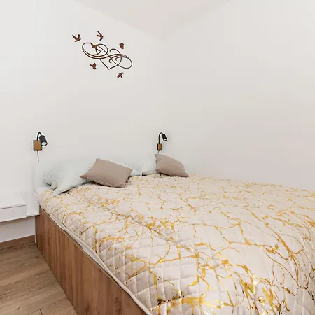 Apartament Jeannine *